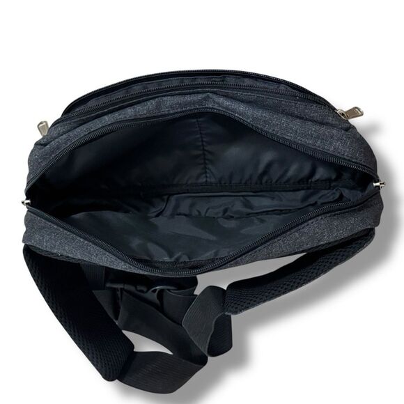 The North Face Fanny Pack Waist Bag Unisex Black Outdoor Travel Hiking Crossbody - Picture 3 of 9